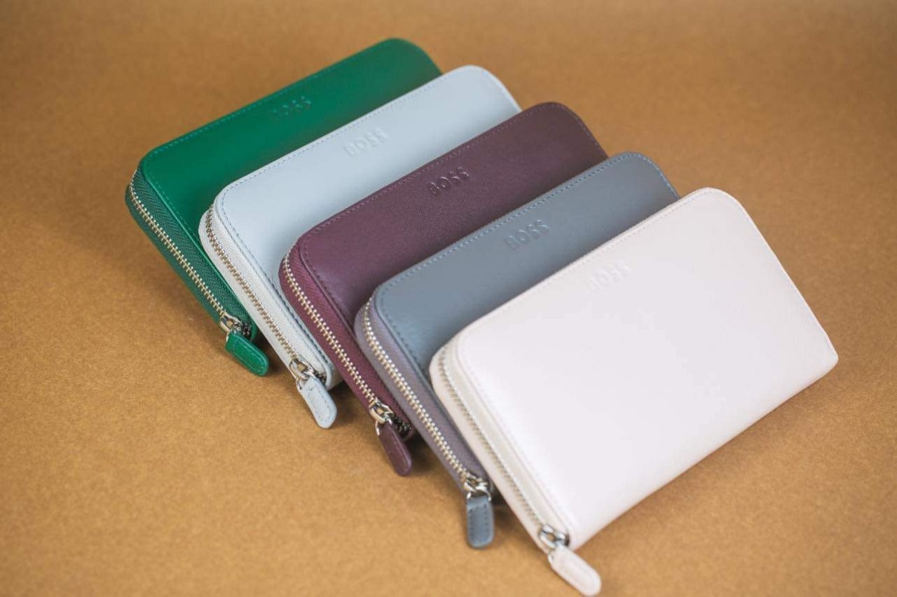Women’s Leather Zip Wallet