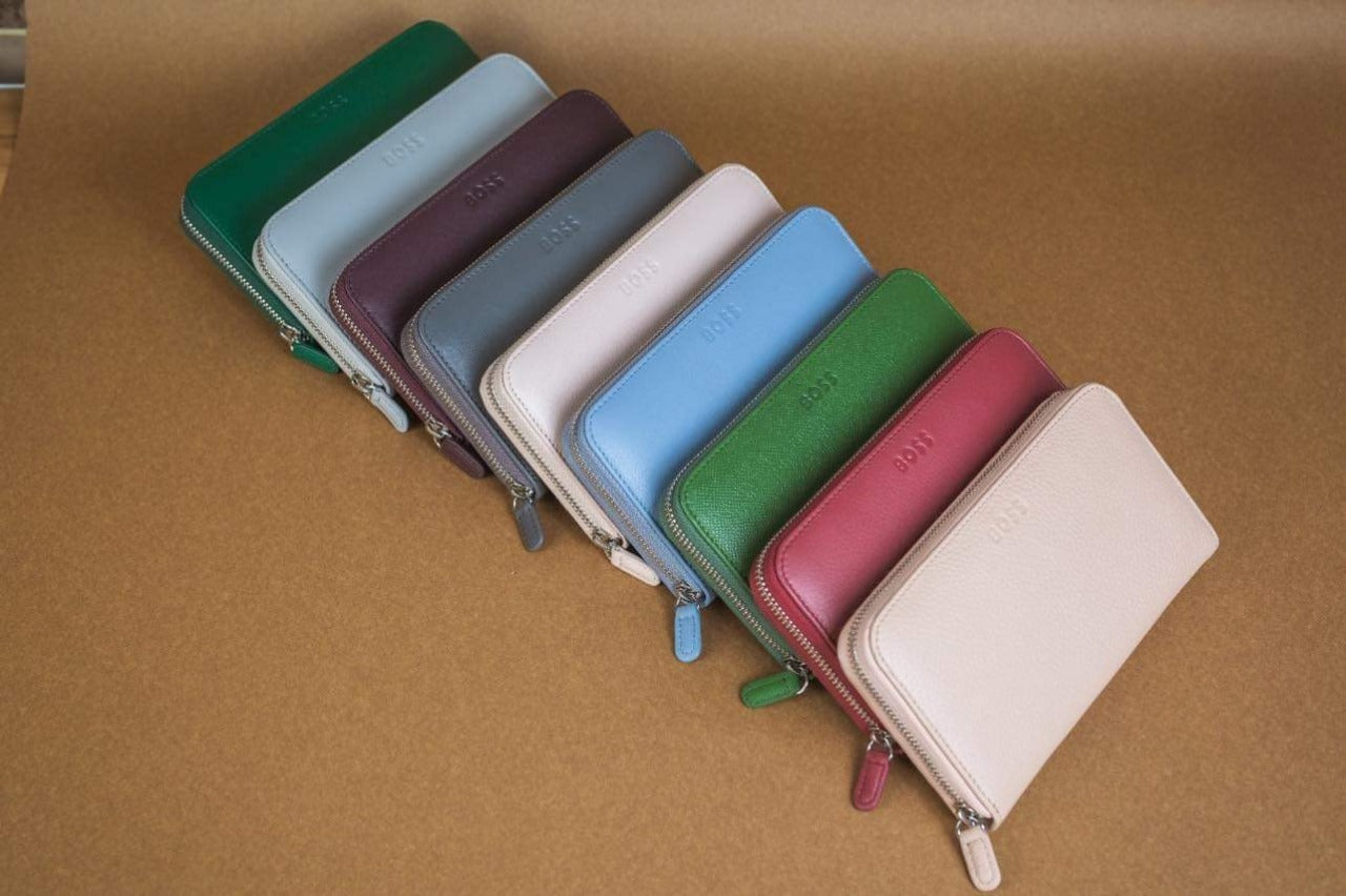 Women’s Leather Zip Wallet