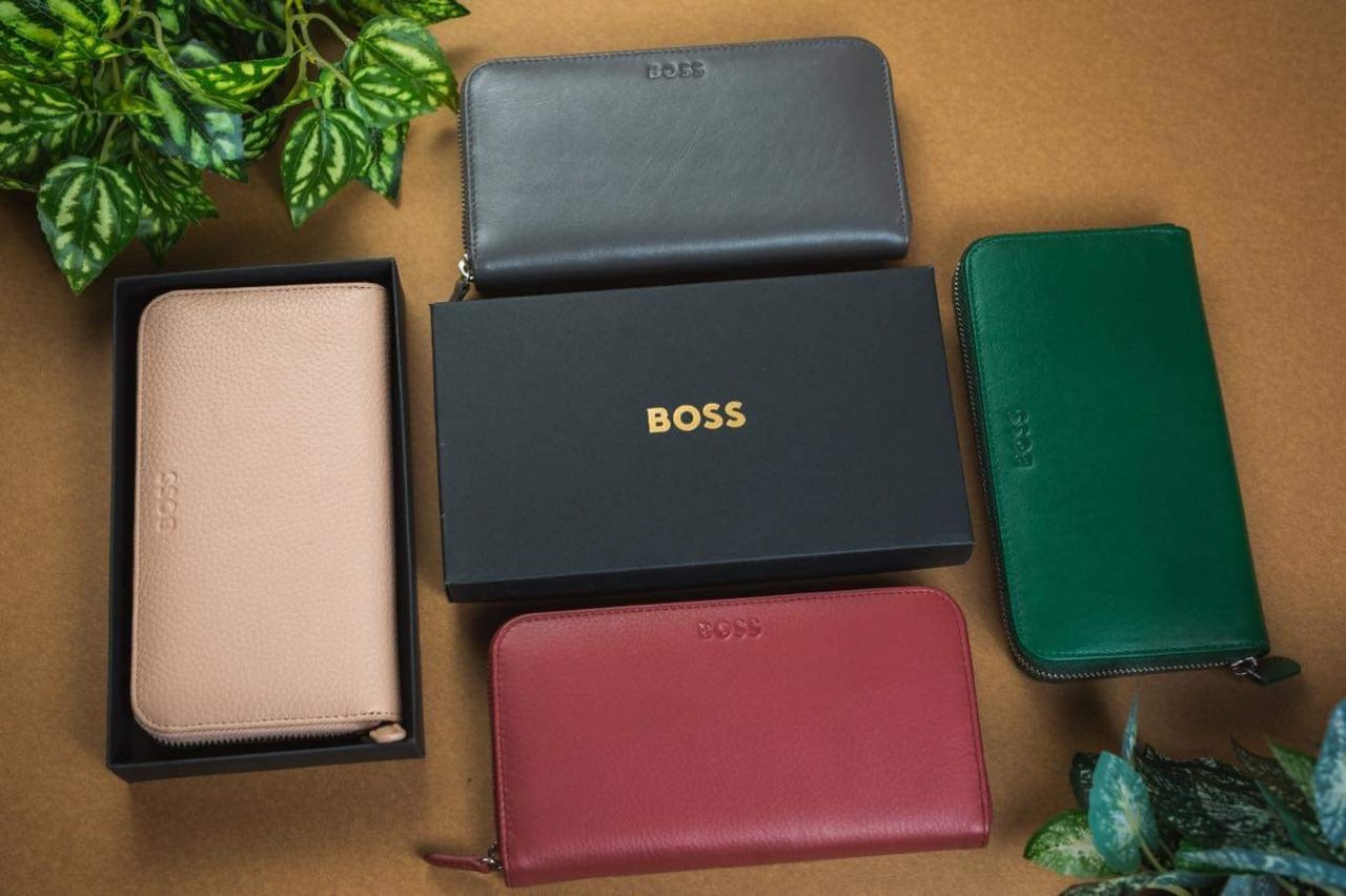 Women’s Leather Zip Wallet
