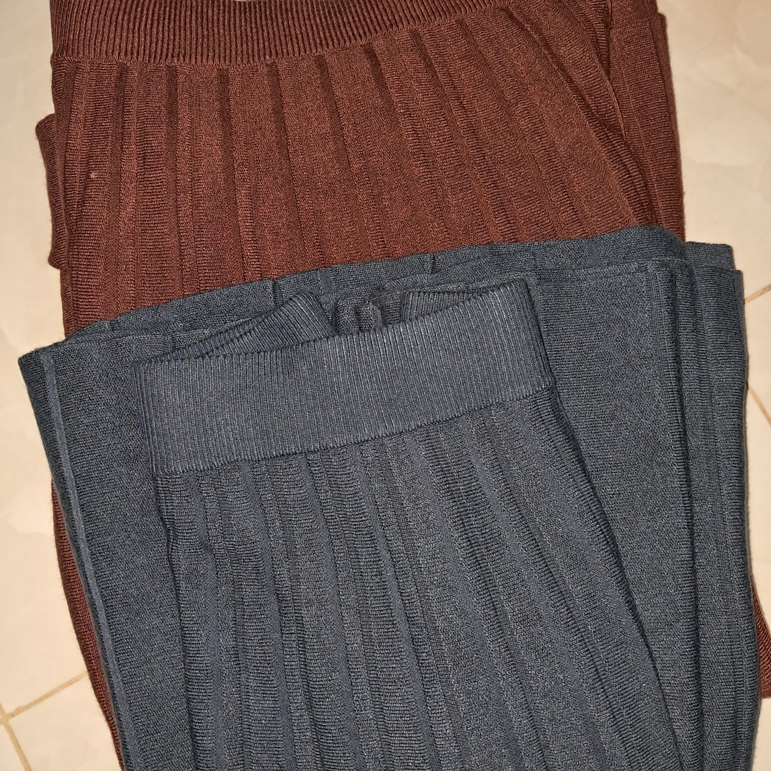 Women's Pleated Knitted Midi Skirt