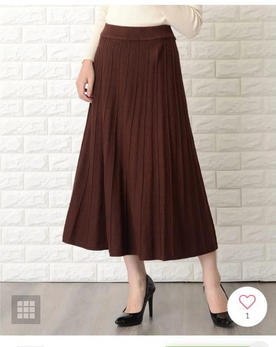 Women's Pleated Knitted Midi Skirt