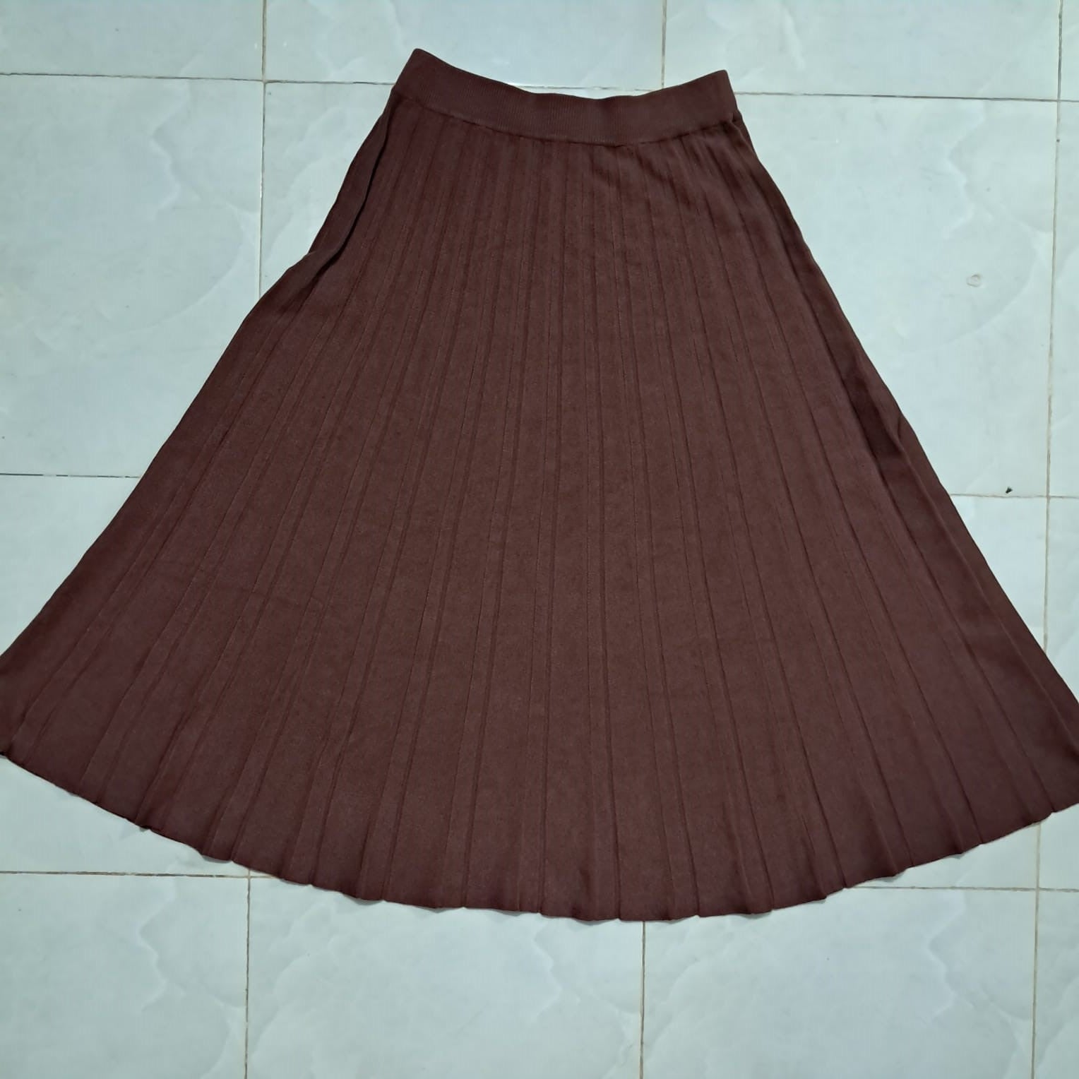 Women's Pleated Knitted Midi Skirt